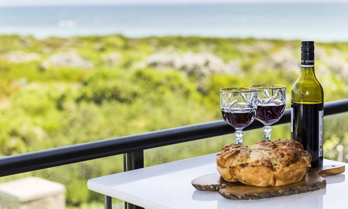 Ledge Point House | Resort Style Beach Front Accommodation