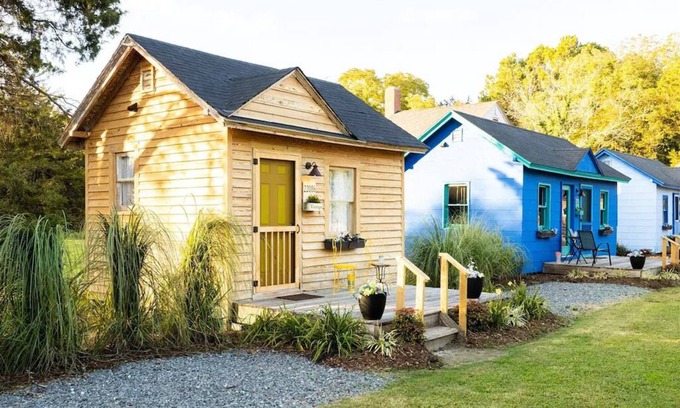 Cape Charles House | Restored 1930’s Tiny Home 3 min to Cape Charles