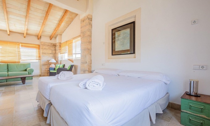 Campos Cottage | Retreat in Historic Sa Barrala