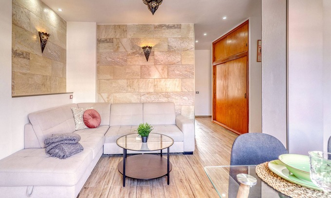 Los Realejos Apartment | Retreat w Ocean Views Private Parking Ensuite