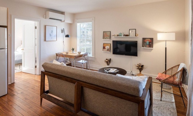 Belmont Apartment | Retro Apartment| Lux Extended Stay in Belmont