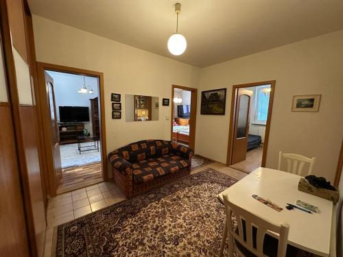 Bratislava Apartment | Retro apartment with three rooms