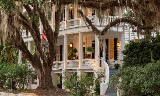 Downtown Bed & Breakfast | Rhett House Inn