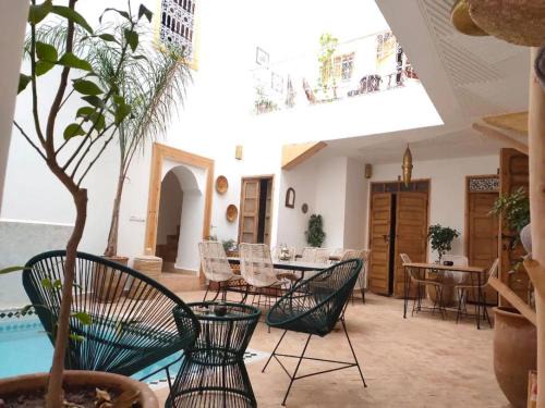 Kbour Chou House | Riad Zellige