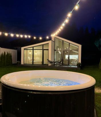 Slavske Apartment | Richkas Chalet котедж з чаном-джакузі