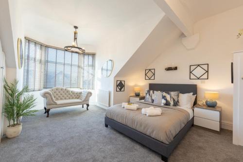 Manchester Apartment | Richmond Retreat - Luxurious and comfortable spacious 2 floor apartment