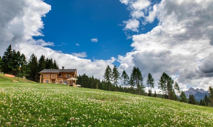 San Nicolo di Comelico Cabin | Rifugio de Dòo
