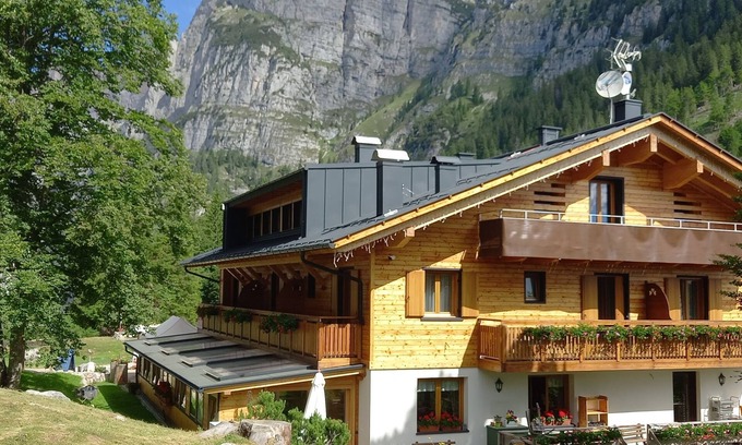 Molveno Ski Chalet | Rifugio La Montanara
