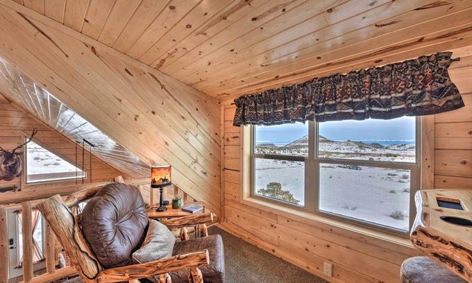 Del Norte Cottage | Rio Grande National Forest Cabin: Views & Hot Tub