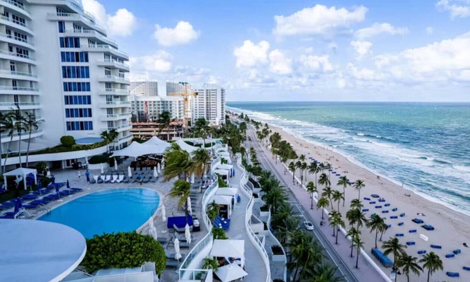 Central Beach Condo | Ritz-Carlton Luxury | Oceanfront 2BR on 16th Fl