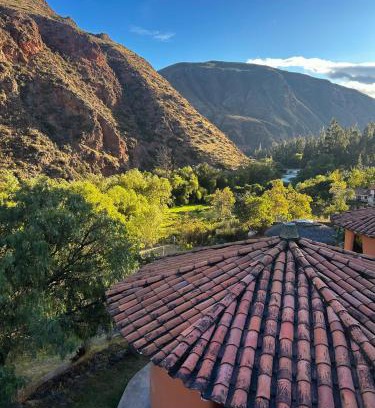 Urubamba Cabin | River House Urubamba - Mountain View Bungalows & River Access