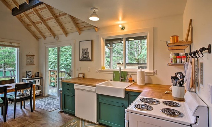 Baring Cabin | Riverfront 'South Fork Cabin' close to Stevens Pass, dog friendly!