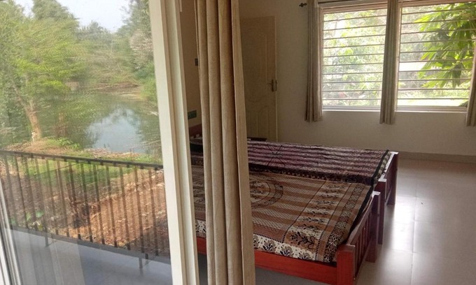 Perumbaikad Villa | Riverside Cottage