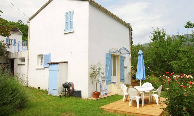 Taglio-Isolaccio House | Riverside Home in Folelli