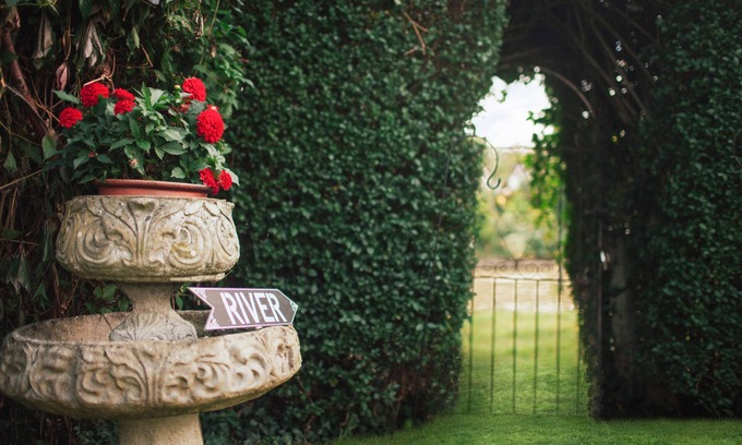 Maidstone Cottage | Riverside Manor Cottage, 4 bedrooms, great for families and groups