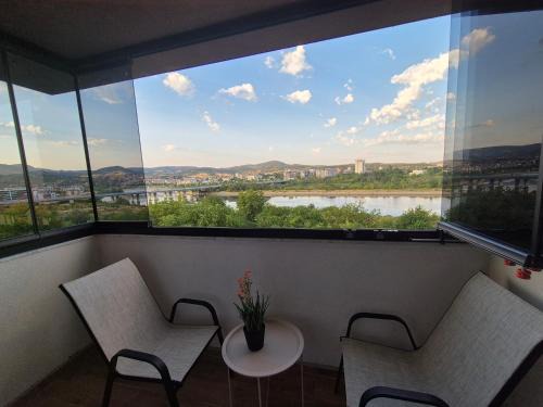 Dalgopo Apartment | Riverside Panorama