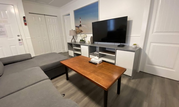 Regional District of Nanaimo Resort | Riverside Resort - Three Bedroom Semi-Detached Cabin Suite