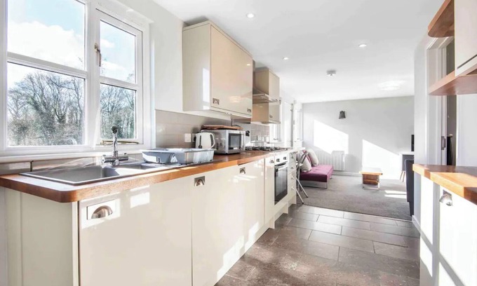 Five Oak Green Cottage | Riverside Stable Cottage, Hunton Yalding Maidstone