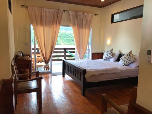 Muang Ngoi Neua House | Riverview Bungalows & GH