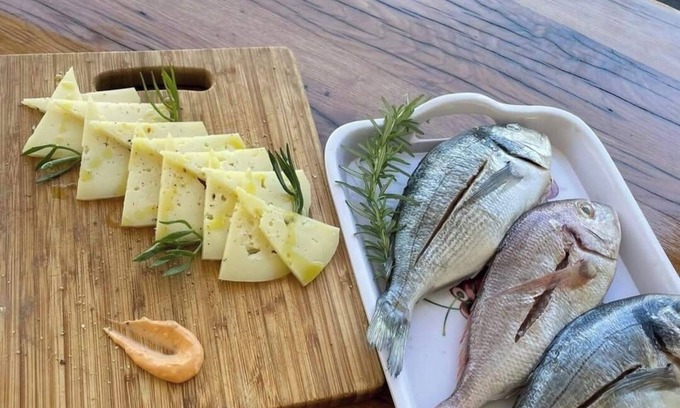 Cove Makarac (Milna) Apartment | Robinson House 70m from the beach