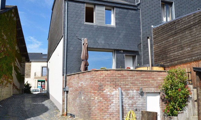 Rochehaut House | Rochehaut Hideaway With Tub