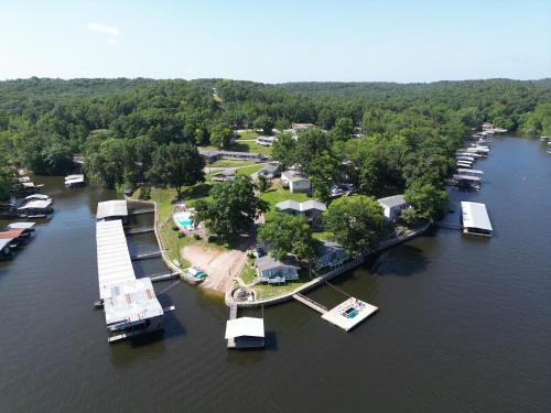 Sunrise Beach Resort | Rock Harbor Resort and Motel