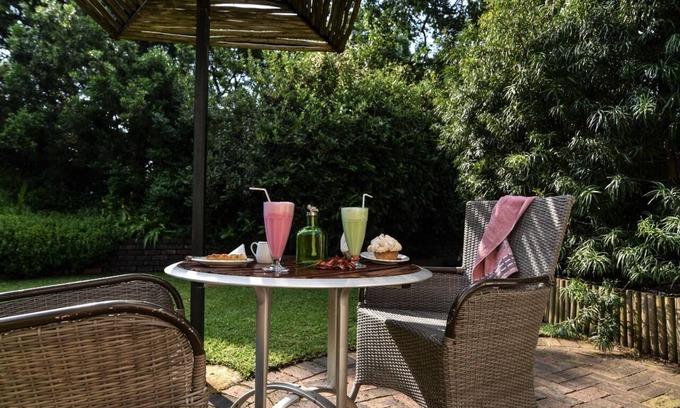 Muldersdrift House | Rockfig Cottage for 2 People With Wonderful Private Terrace in Garden!