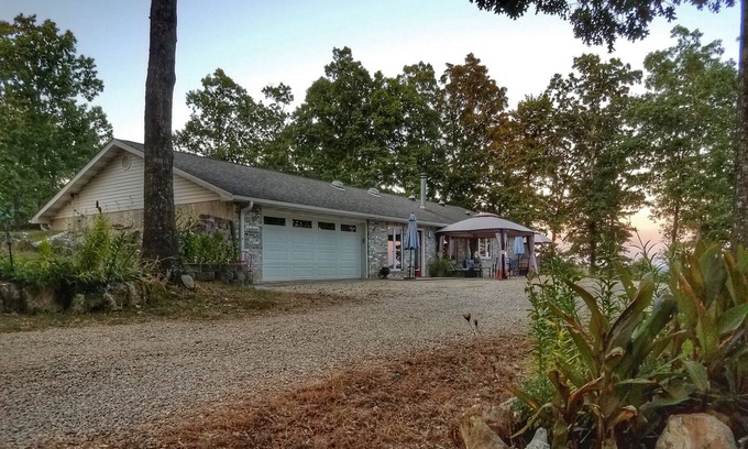 Eminence House | RockStack Retreat @ Eminence, MO