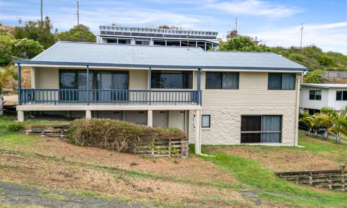 Emu Park House | Rocky Retreat At Emu Park