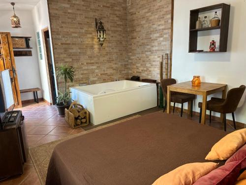 Felix Apartment | Romántico estudio rodeado de naturaleza con jacuzzi gigante