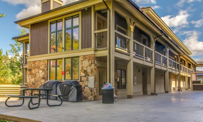 Four O'Clock Hotel | Romance at Riverbends' Snowflake Lift