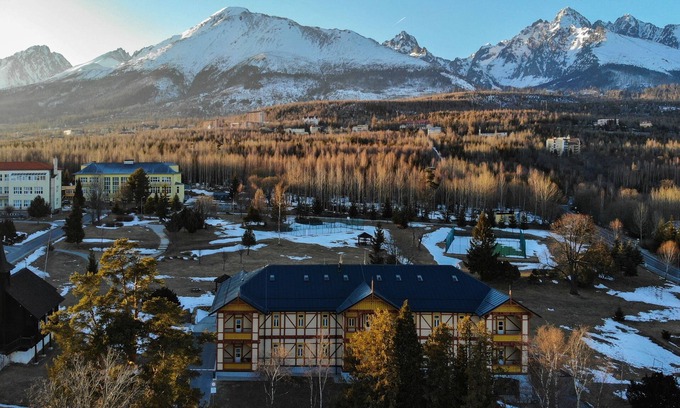 Vysoke Tatry Apartment | Romantic apartment in a historic villa with mountain views