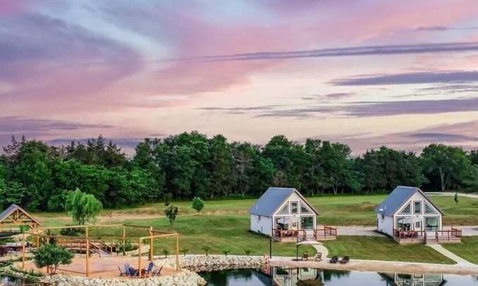 Point House | Romantic Cabin with King bed, views + beach! #4