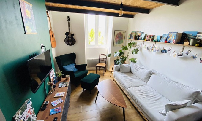 Republique - Les Ponts Apartment | Romantic getaway in the heart of Nantes