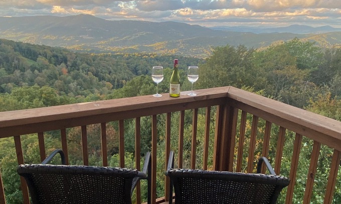 Sugar Mountain Condo | Romantic Loft with Spectacular Long Range Mountain Views!