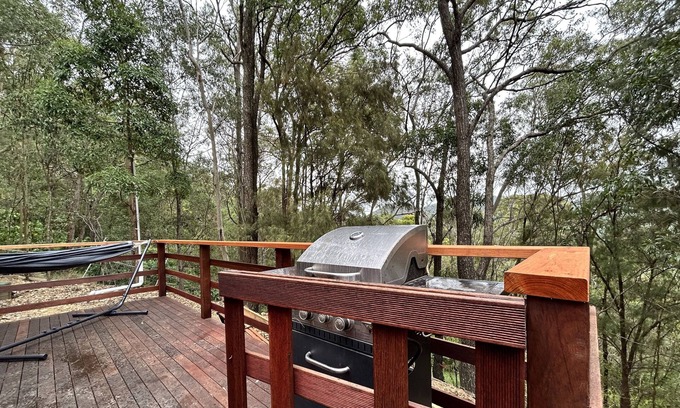 Wongawallan Cabin | Romantic Rustic shipping container with mountain views