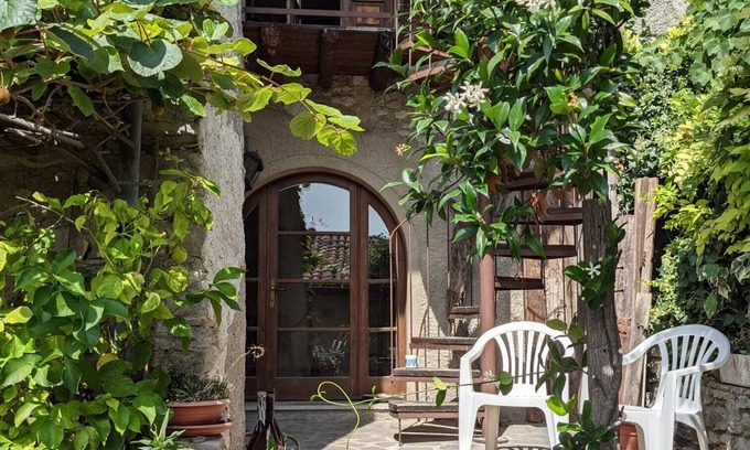 Vesio House | Romantic rustico in Vesio, Lake Garda