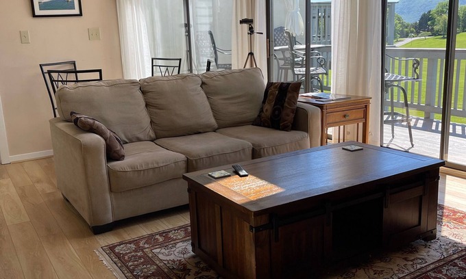 North Shore Condo | Romantic SML Penthouse, Bernard’s Landing. Smith Mountain Lake 3 Pools