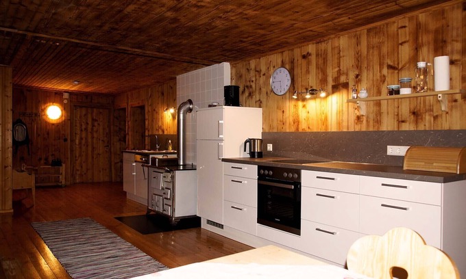 Stiefenhofen Apartment | Romantic vacation apartment with farmhouse parlor and tiled stove in the Allgäu