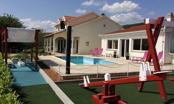 Dicmo Villa | Romantic Villa Julia with pool, quiet and rural area, football and bowling field