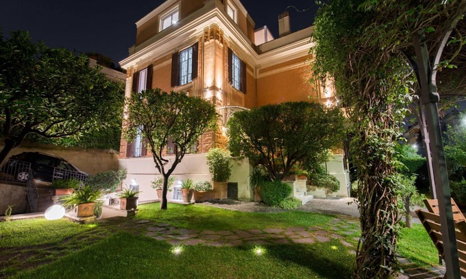 Gianicolense Villa | Rome: spend your holiday in a Liberty villa with garden, in the heart of Rome