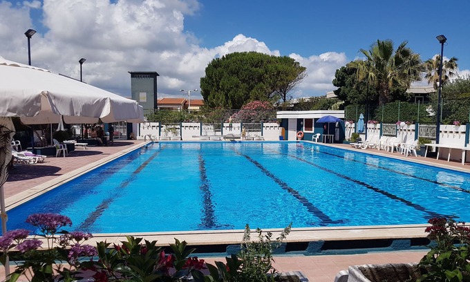 Rometta Marea Villa | Rometta Marea: Villa in residential complex with swimming pool just 100 meters from the sea