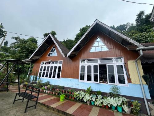 Kumai House | Rongo Hill View Homestay by StayApart
