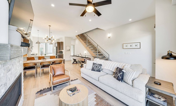 Silverthorne House | Rooftop Mtn View & Hot Tub: Silverthorne Home!