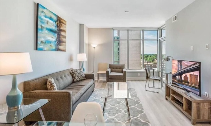 Woodmont Triangle Apartment | Rooftop Terrace & Grill | Walk to Metro | Woodmont Triangle