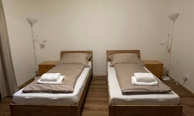 Klosterle Apartment | Room 1 - twin room, shower/toilet on the floor - Haus St. Martin