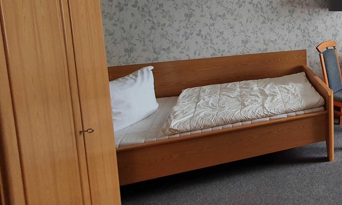 Stiege Apartment | Room 2 (double room with 2 single beds) - bed and breakfast Alte Straßenmeisterei