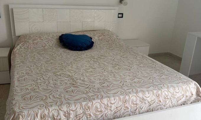 Torre Lapillo Apartment | Room 'Blu Dea - 2' with Shared Terrace, Wi-Fi and Air Conditioning