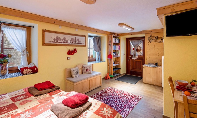 Sottoguda Apartment | Room 'Camera Ciesa Del Selmo' with Shared Garden and Wi-Fi