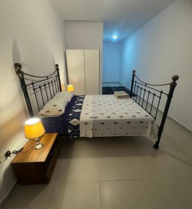 Tal-Ghoqod House | Room cozy in San Julian 4